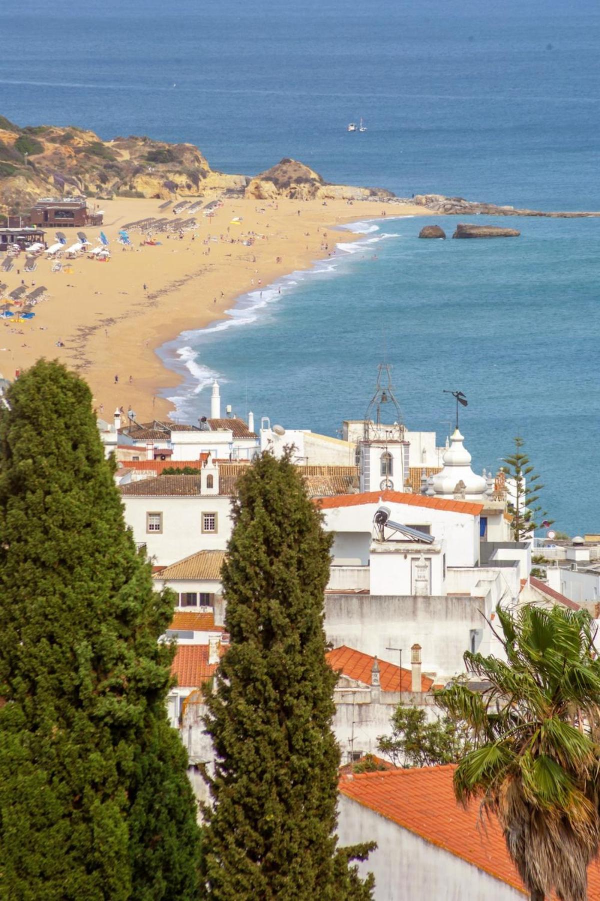 Ocean Glimpse Albufeira